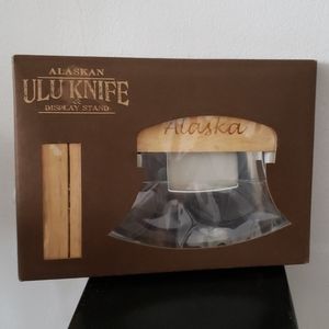 NWOT Alaskan Ulu Knife and Display Stand